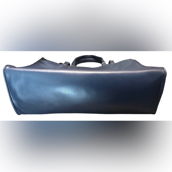 NWT Navy Blue Telfar Medium bag with dust bag - Picture 7 of 11